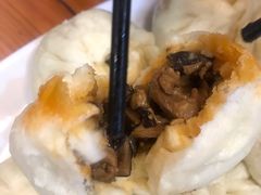 麻辣香菇鸡丁包-老陶包子铺(南大西南村店)
