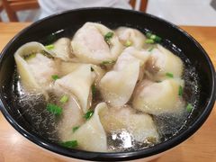 鲜肉大馄饨-小姜锅贴(凤凰街店)