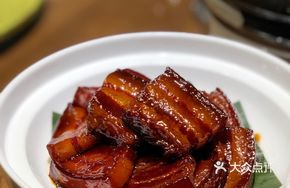 Xun Flavor Braised Pork with Rice Wine Steamed Bun