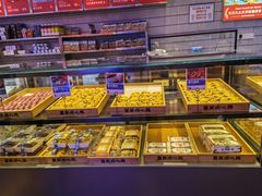 面包甜点陈列柜-墨茉点心局(国金街店)