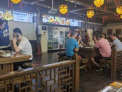 大堂-东三省东北铁锅炖(龙泉店)