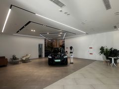 -北京宝诚宝马4S店