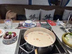 -尚尚仙·酸汤猪手·猪肚鸡火锅(华联万柳购物中心店)