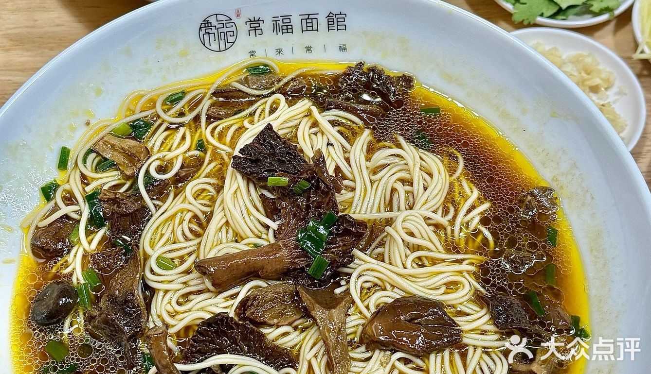 这家面馆简直是附近居民的宝藏食堂！
