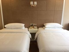 床-维也纳酒店(苏州东方之门金鸡湖店)