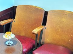 -Café Monson