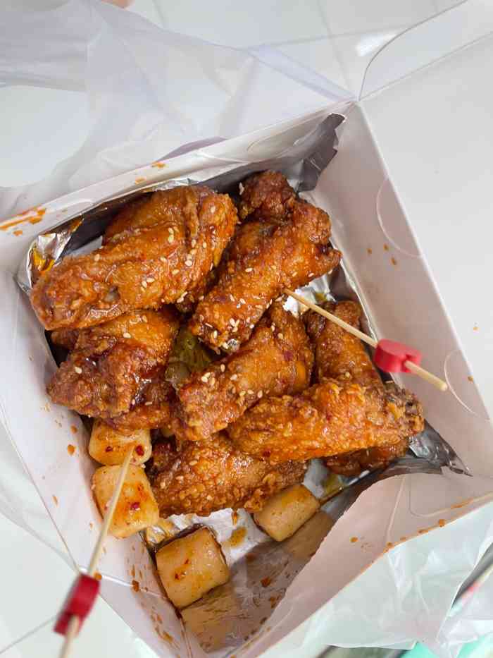 hotties火辣炸鸡(颛桥店)-"下午在颛桥万达逛街,发现新开了不少店铺.