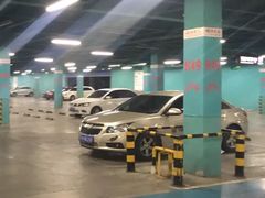 -欧尚超市苏州店停车场(金鸡湖路店)