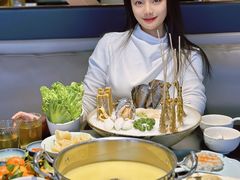 -鲜入唯煮·港式海鲜牛肉火锅(金宝街店)