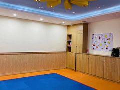 -哲学苑亲子园·早教婴儿托育·婴儿游泳(颐龙湾店)