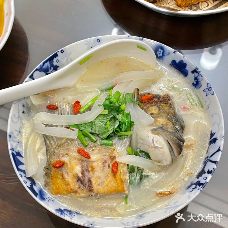 给家人做饭🍲蜜汁鸡中翅|椒盐鱼骨|鱼头萝卜汤