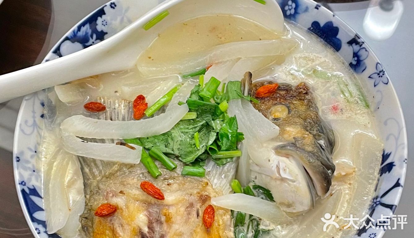 给家人做饭🍲蜜汁鸡中翅|椒盐鱼骨|鱼头萝卜汤