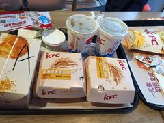 肯德基（家乐福店）-肯德基(鲁迅路店)