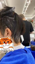 点击看大图 -V8潮牌·接发烫染连锁