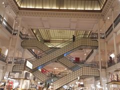 -乐蓬马歇百货公司(Rive Gauche)