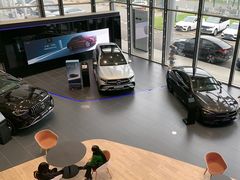 -贵州贵星奔驰4S店(观山湖店)