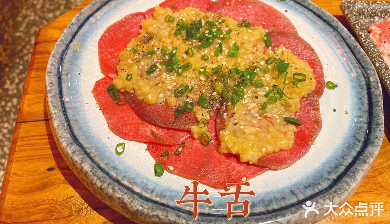 下雨天吃烤肉真的很巴适呦！