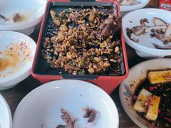 -老鼎万春卤菜(五代传承创始老店)