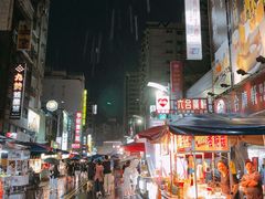 -六合夜市