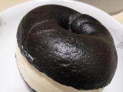 马斯卡彭奶酪冰贝果-HOT CRUSH趁热集合·现烤面包(环球港店)