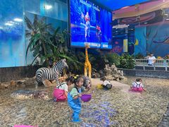 -鸿通城购物中心