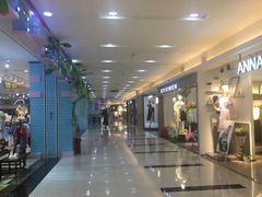 -鸿通城购物中心