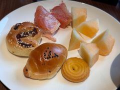 -西安大雁塔科技大学地铁站亚朵酒店