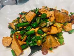 攸县香干炒黑猪肉-悦融琥珀·京鲁菜·海味珍品(西单店)
