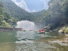 -仙人谷漂流景区