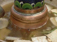 -毛辣果·贵州红酸汤牛肉火锅(西单店)