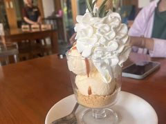 -Chom Cafe and Restaurant