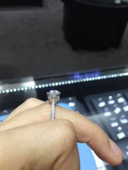 点击看大图 威德钻石-克拉钻专家&D色大本营-威德钻石-克拉钻大本营(南京东路店)