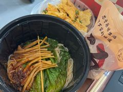 -丽丽三鲜螺蛳粉(田林路店)