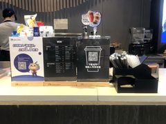 -瑞幸咖啡(凤凰海负一楼美食街店)