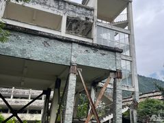 -四川汶川特大地震漩口中学遗址