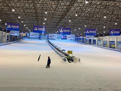 -乔波室内滑雪场