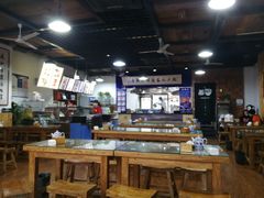 大堂-陇上全荟兰州传统牛肉面(延吉路店)