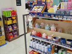 -全家便利店(洛川东路店)