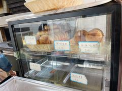 面包甜点陈列柜-姜志勇·志勇烧饼(总店)