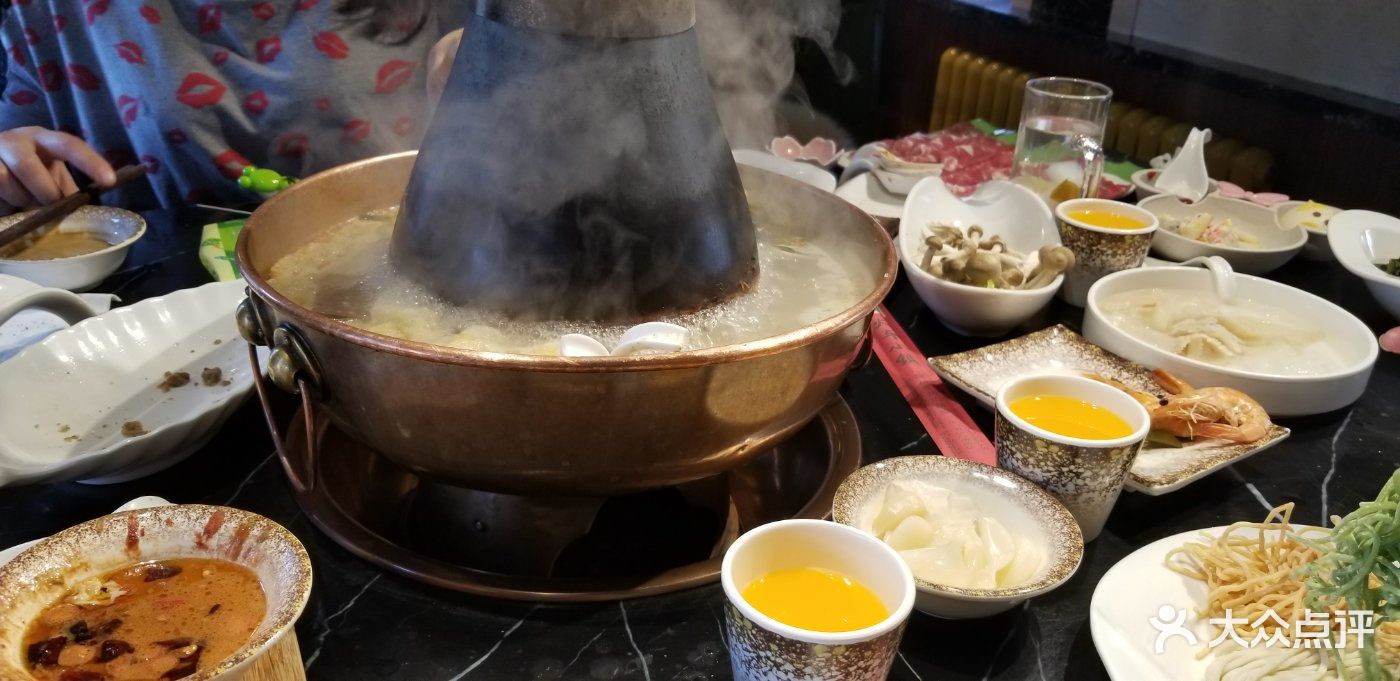 火车小镇一品蒙羊海拉尔炭火锅-张昕微信超级会员的相册-哈尔滨美食