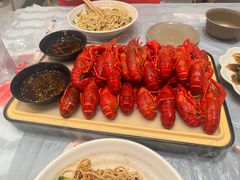 -肥肥虾庄·金牌油焖大虾(汉街SKP店)