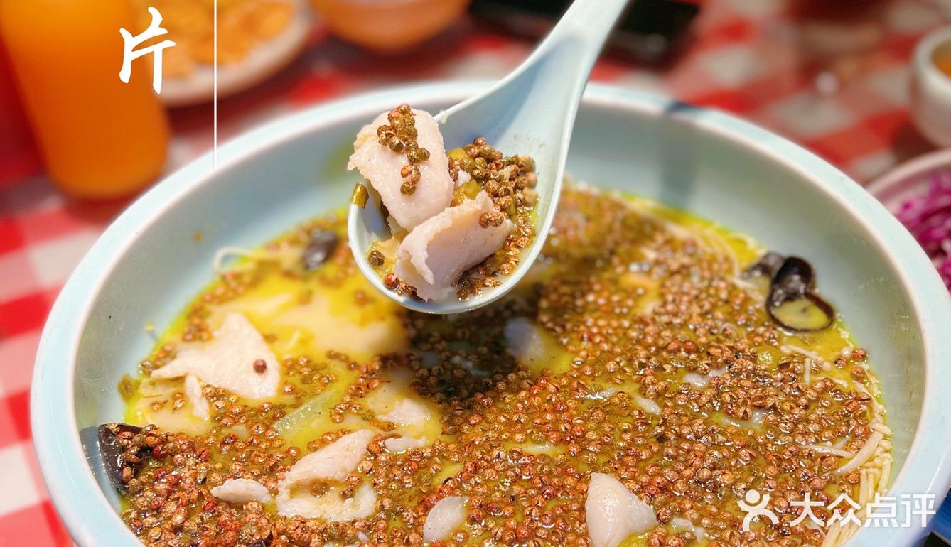 北京探店|这里的酱肘子好香，吃着好过瘾！