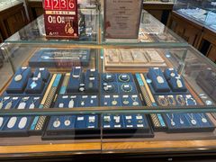 -品真阁华夏典当行(四通桥店)