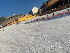 -采薇庄园四季滑雪场