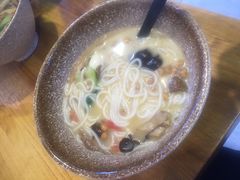 -蒙自源小锅米线(金佰利店)