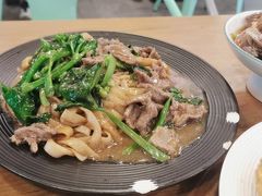 牛肉芥兰炒粿条-唔止卤嘢·潮州府城菜(鹭江店)