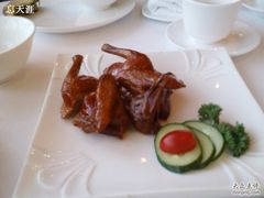 吊烧乳鸽-海逸海鲜酒家(古北店)