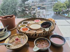 -包整·丝娃娃(一览甲秀楼风景店)