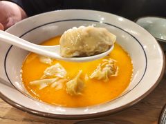 金汤黄鱼馄饨-蟹黄鱼·楼上面馆(外滩中央旗舰店)