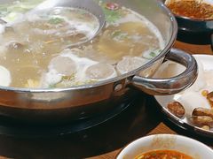 -乡土黄·鲜牛肉火锅·小龙虾(兴业街店)
